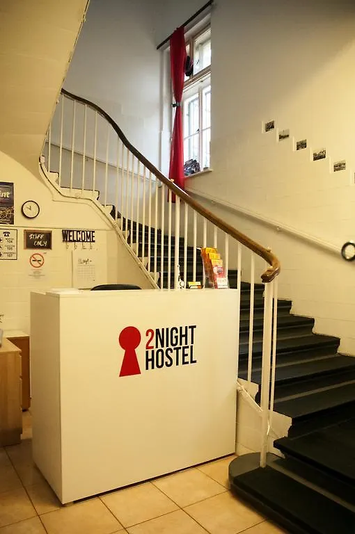 2Night Hostel contacts